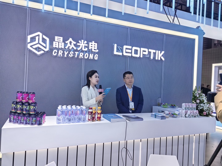 晶眾光電董事長(zhǎng)楊舒童先生在上海光博會(huì)接受CCTV專訪